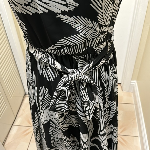 Maxi Dress w/ Lining - Picture 3 of 8